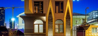 Сияющий ар-деко: на мокапе фасада ERA смонтирована архитектурная подсветка
